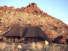 Twyfelfontein Country Lodge Etosha Bagian luar foto